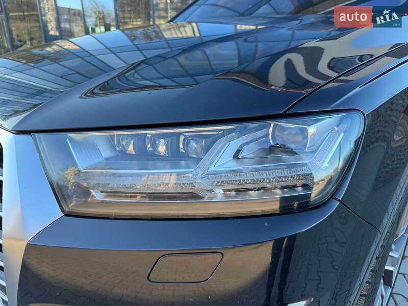 Внедорожник / Кроссовер Audi Q7 2016 в Ровно