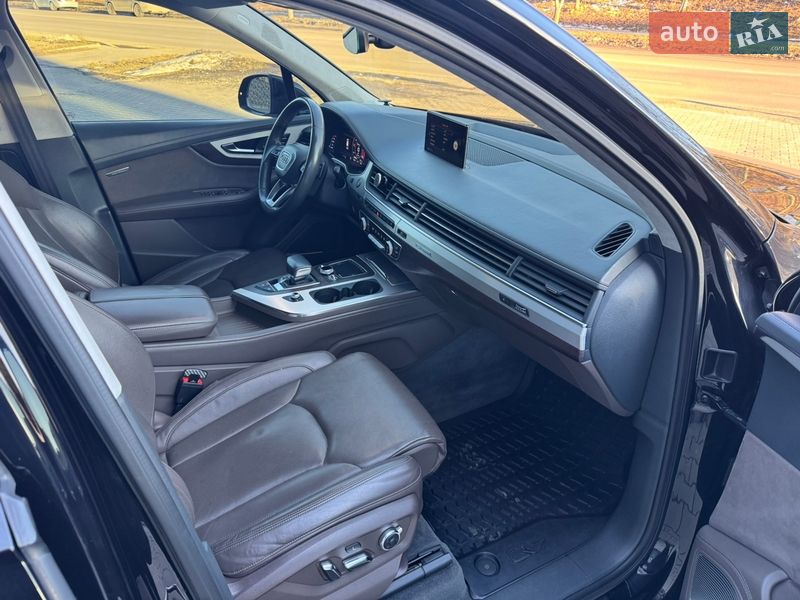Внедорожник / Кроссовер Audi Q7 2016 в Ровно