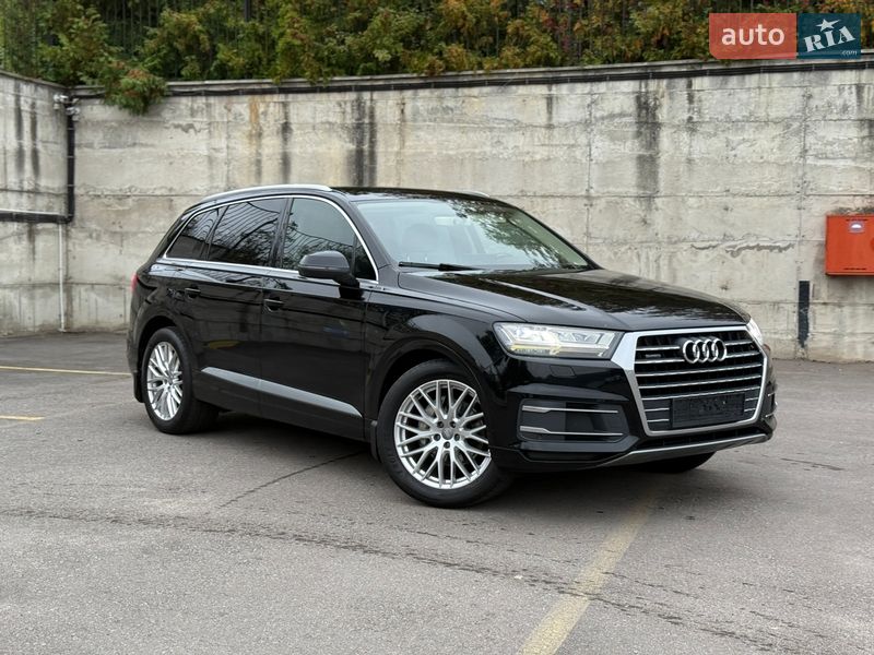 Позашляховик / Кросовер Audi Q7 2015 в Рівному