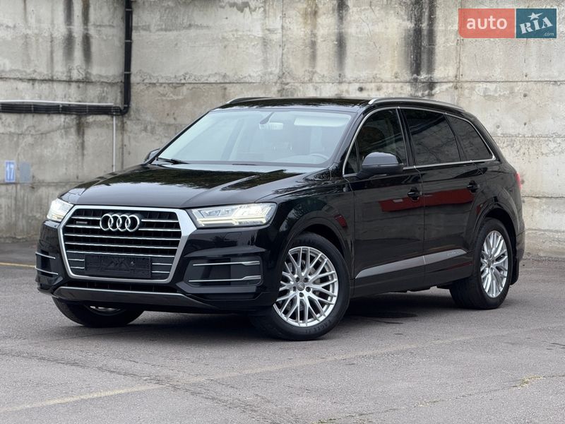 Позашляховик / Кросовер Audi Q7 2015 в Рівному