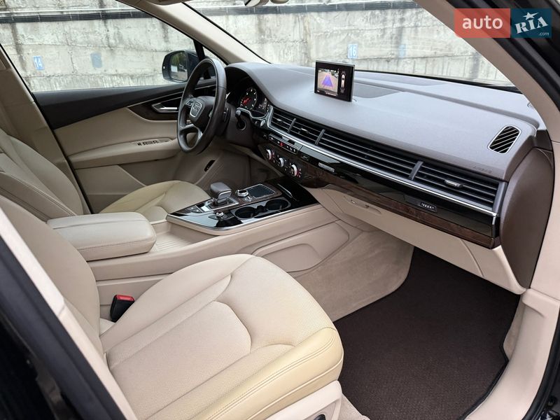 Позашляховик / Кросовер Audi Q7 2015 в Рівному
