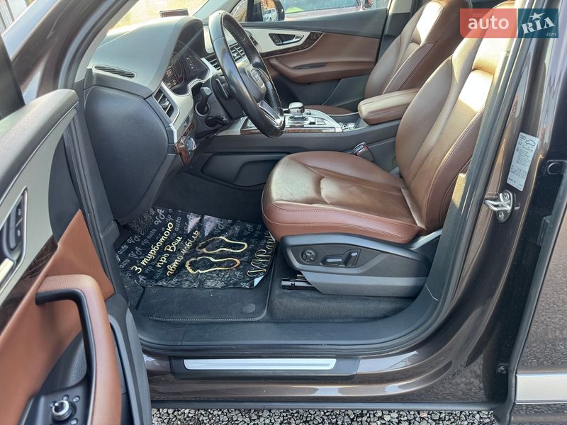 Позашляховик / Кросовер Audi Q7 2015 в Тернополі