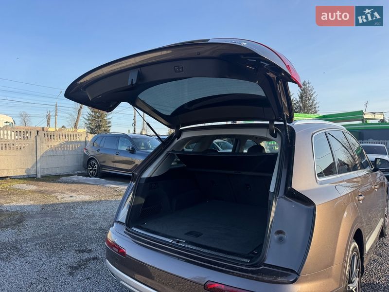 Позашляховик / Кросовер Audi Q7 2015 в Тернополі