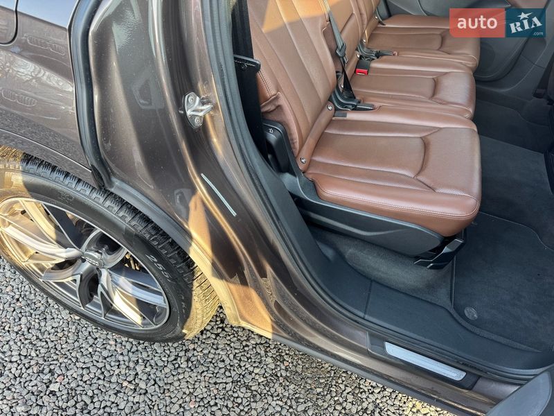 Позашляховик / Кросовер Audi Q7 2015 в Тернополі