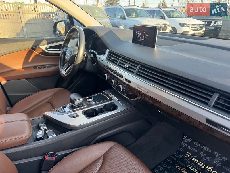 Позашляховик / Кросовер Audi Q7 2015 в Тернополі
