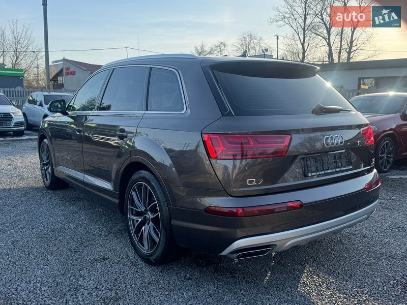 Позашляховик / Кросовер Audi Q7 2015 в Тернополі