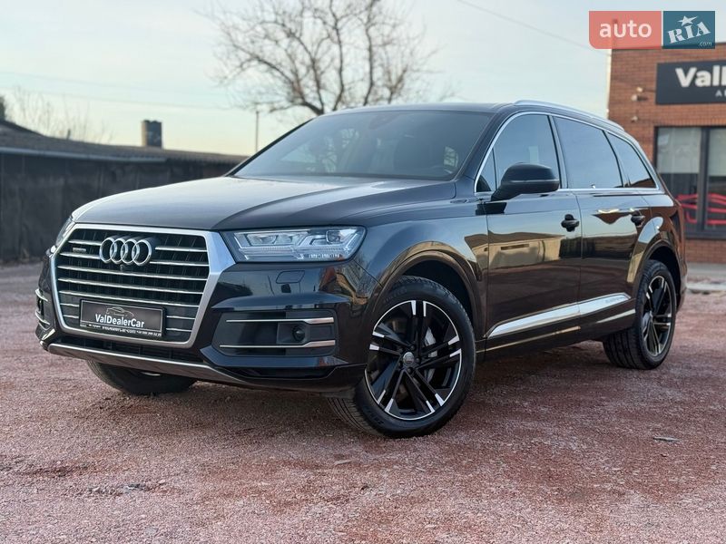 Внедорожник / Кроссовер Audi Q7 2017 в Луцке