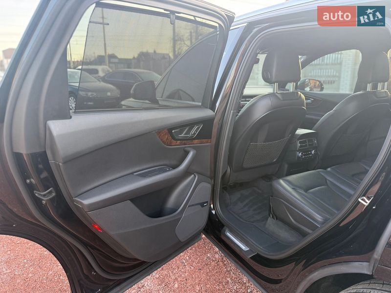 Внедорожник / Кроссовер Audi Q7 2017 в Луцке
