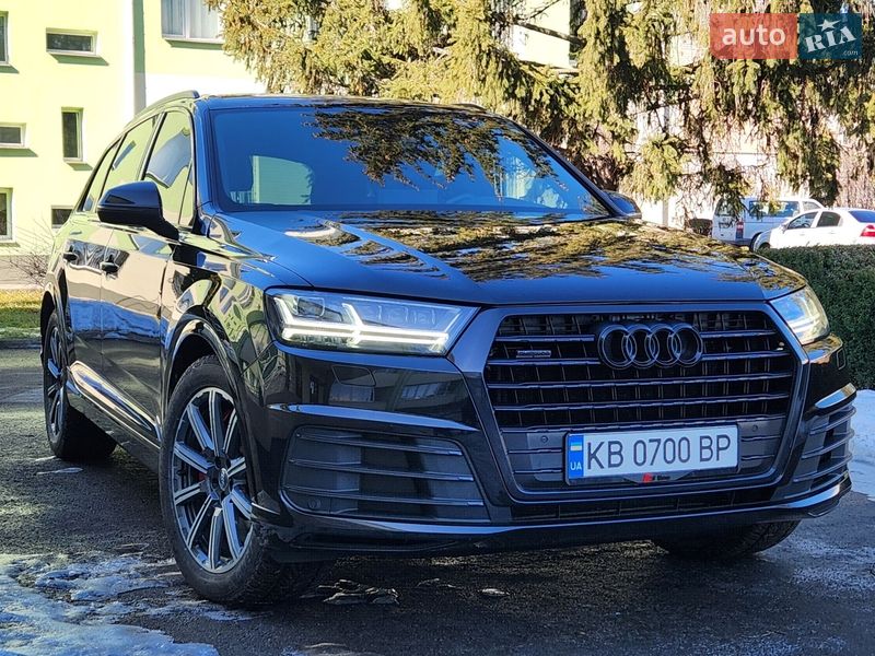 Позашляховик / Кросовер Audi Q7 2017 в Тульчині