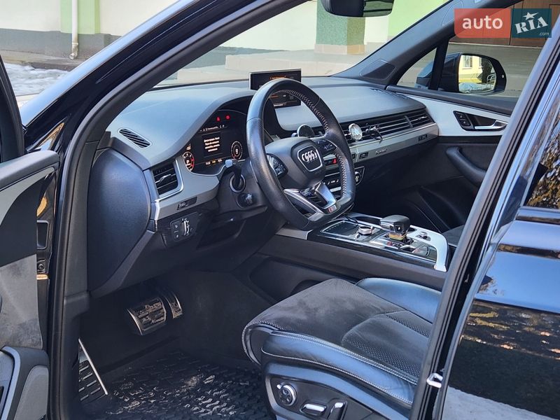Позашляховик / Кросовер Audi Q7 2017 в Тульчині