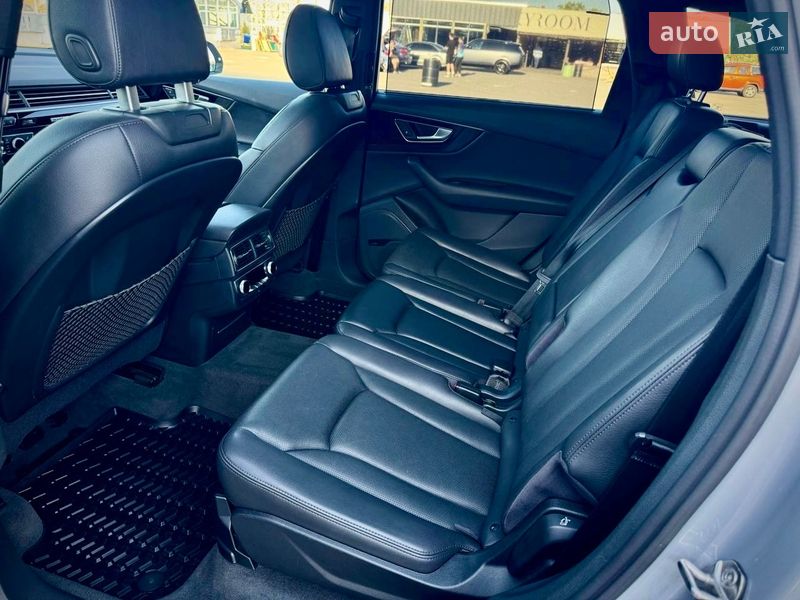 Позашляховик / Кросовер Audi Q7 2017 в Києві