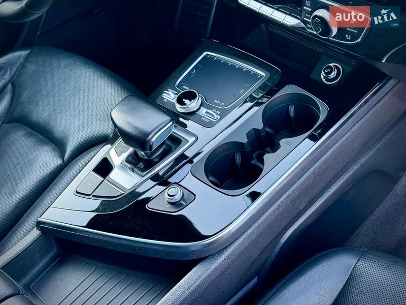 Позашляховик / Кросовер Audi Q7 2017 в Києві