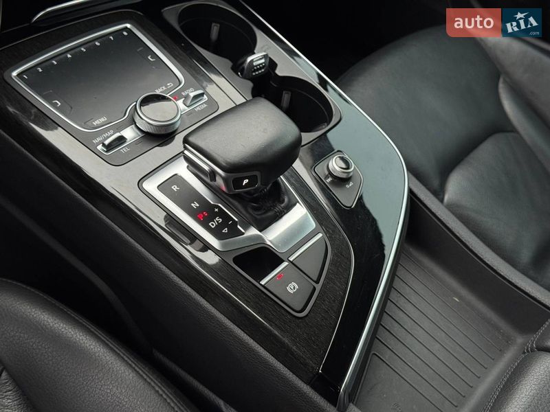 Внедорожник / Кроссовер Audi Q7 2018 в Киеве