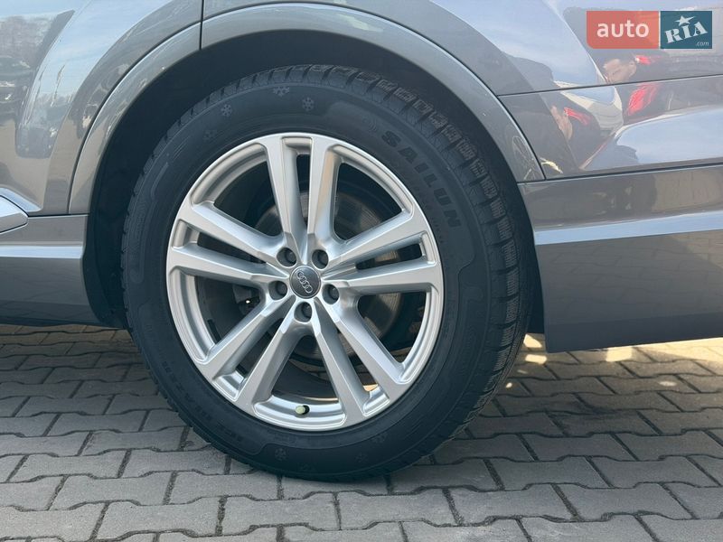 Внедорожник / Кроссовер Audi Q7 2016 в Хмельницком