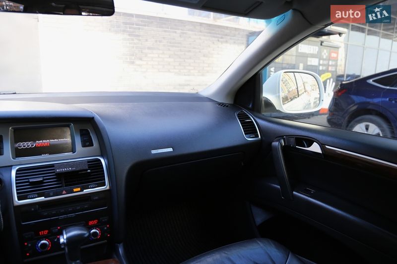 Позашляховик / Кросовер Audi Q7 2007 в Києві