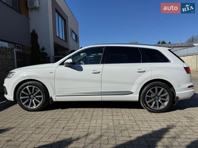 Внедорожник / Кроссовер Audi Q7 2015 в Стрые