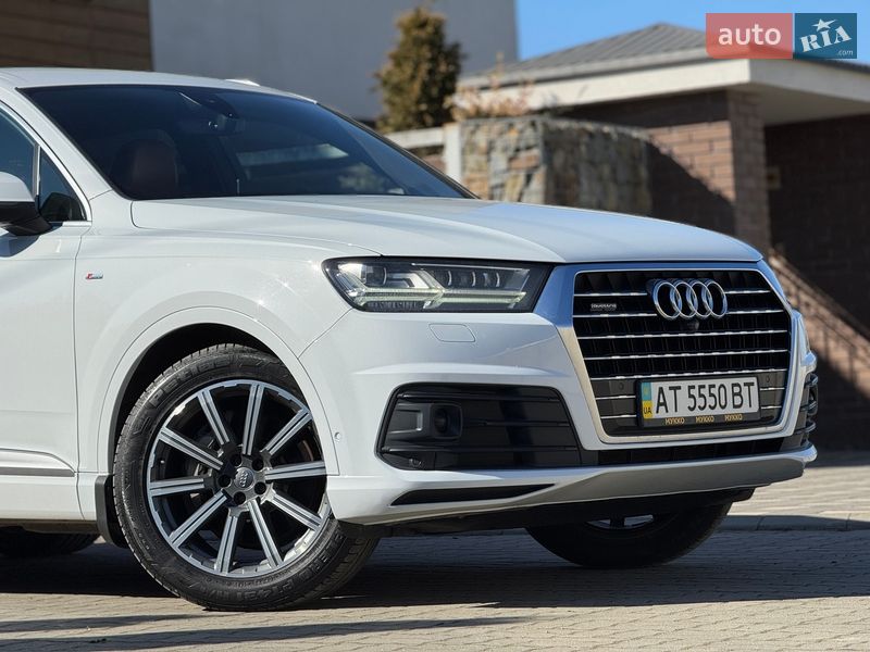 Внедорожник / Кроссовер Audi Q7 2015 в Стрые