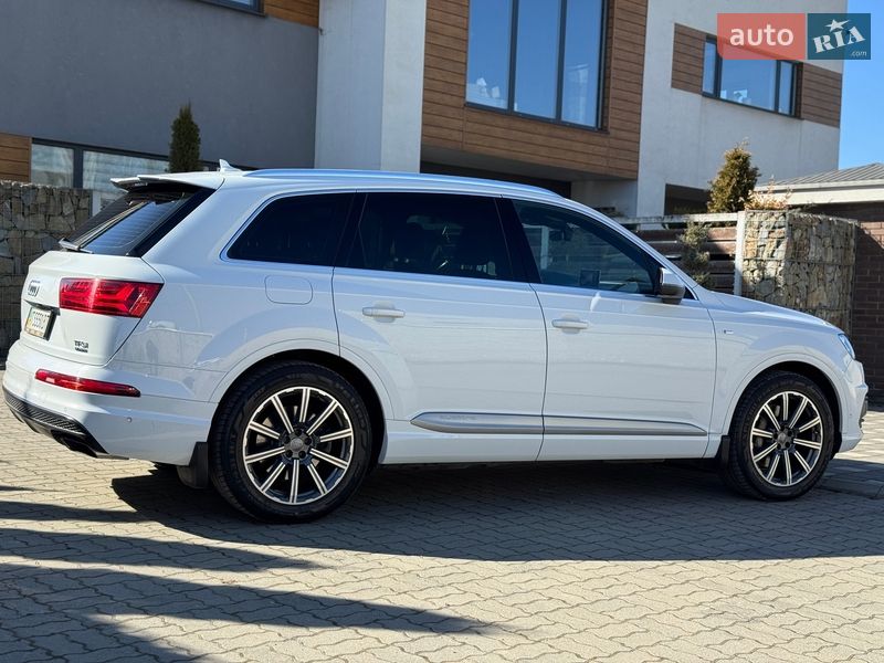 Внедорожник / Кроссовер Audi Q7 2015 в Стрые