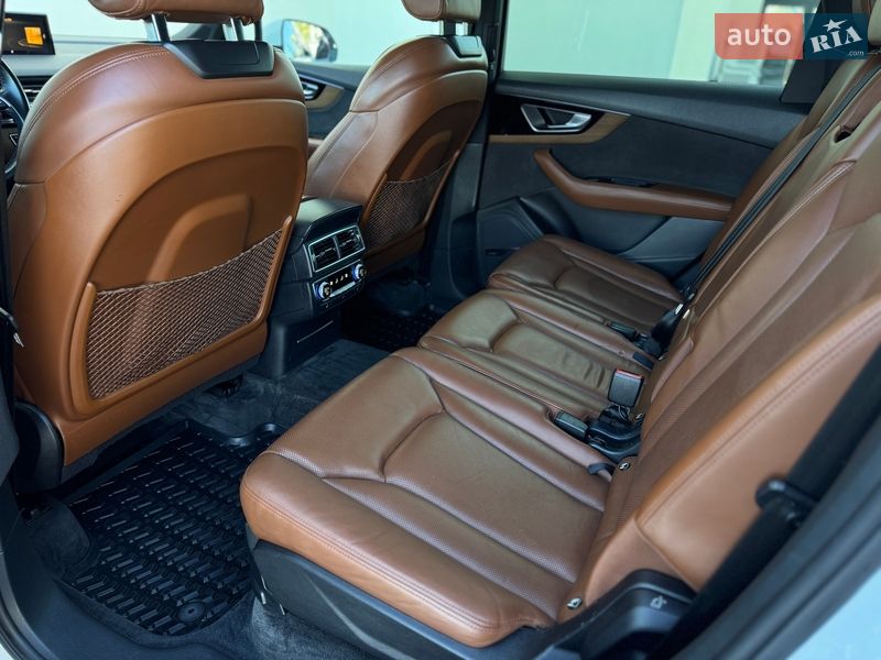 Внедорожник / Кроссовер Audi Q7 2015 в Стрые