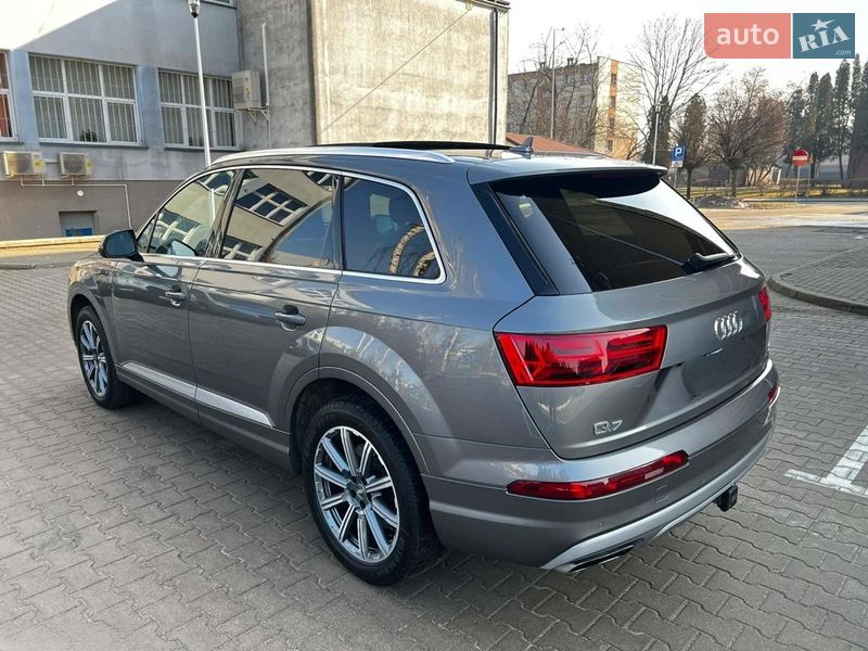 Позашляховик / Кросовер Audi Q7 2018 в Києві