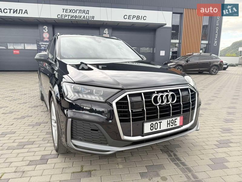 Позашляховик / Кросовер Audi Q7 2020 в Хусті