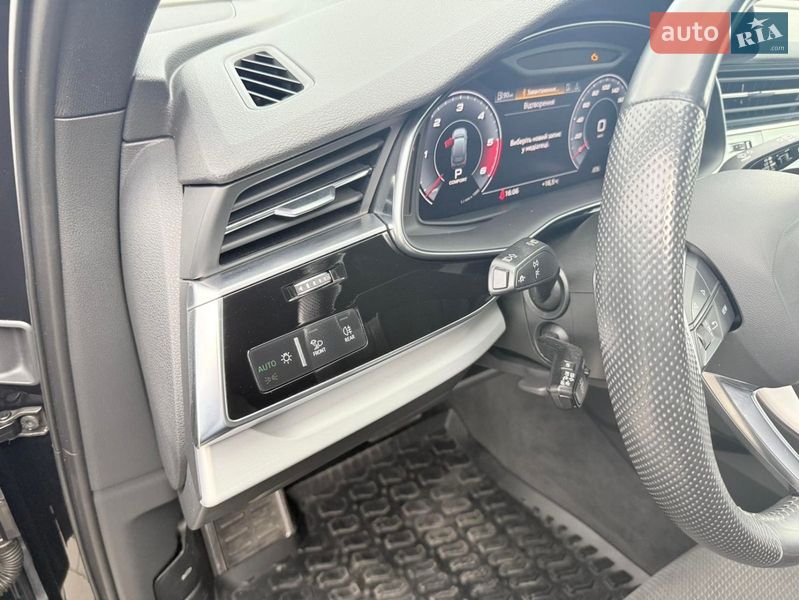 Позашляховик / Кросовер Audi Q7 2020 в Хусті