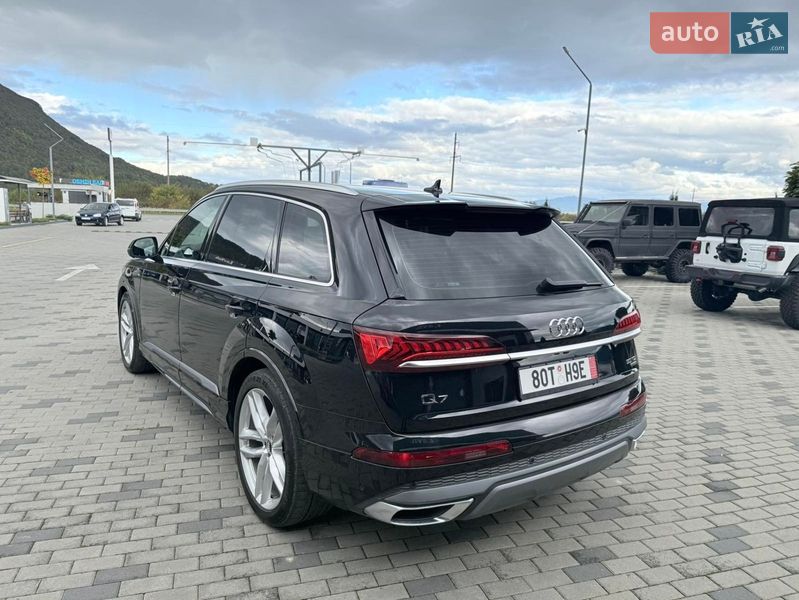 Позашляховик / Кросовер Audi Q7 2020 в Хусті