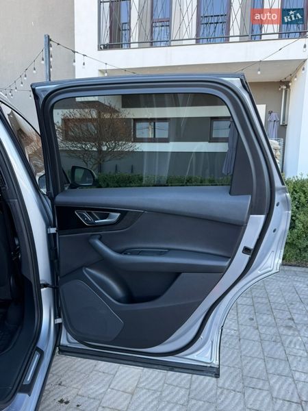 Внедорожник / Кроссовер Audi Q7 2017 в Стрые