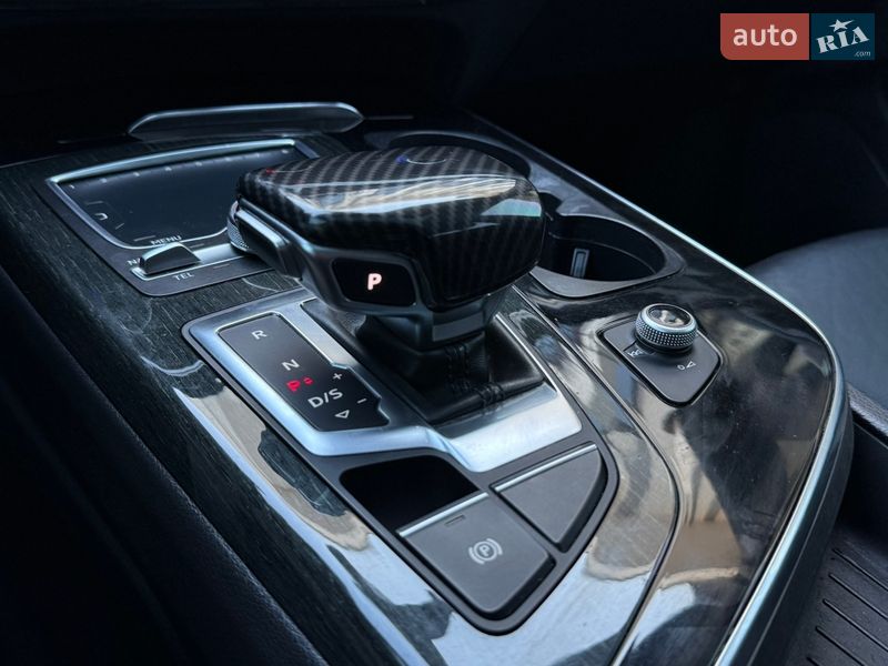 Внедорожник / Кроссовер Audi Q7 2017 в Стрые