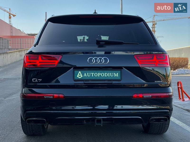 Внедорожник / Кроссовер Audi Q7 2017 в Киеве
