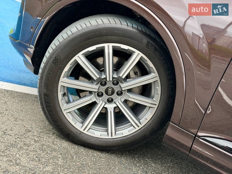 Внедорожник / Кроссовер Audi Q7 2022 в Киеве