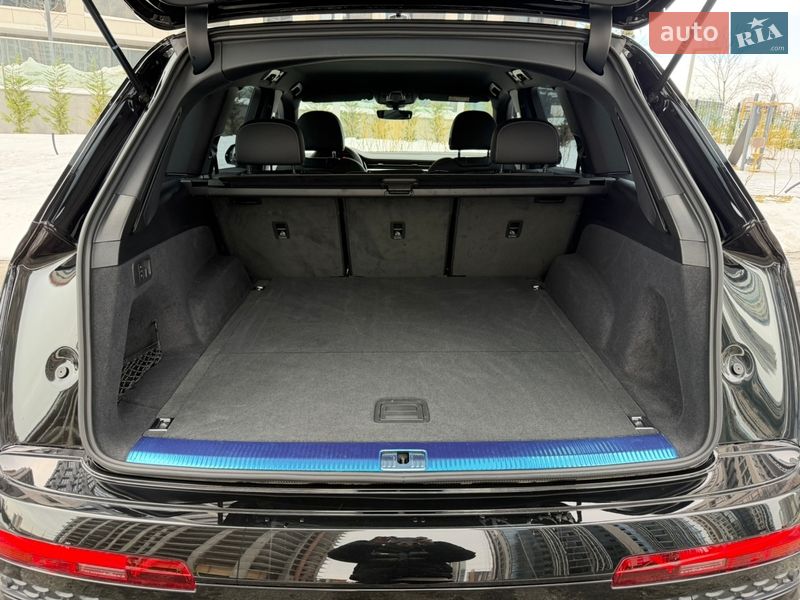 Внедорожник / Кроссовер Audi Q7 2024 в Киеве