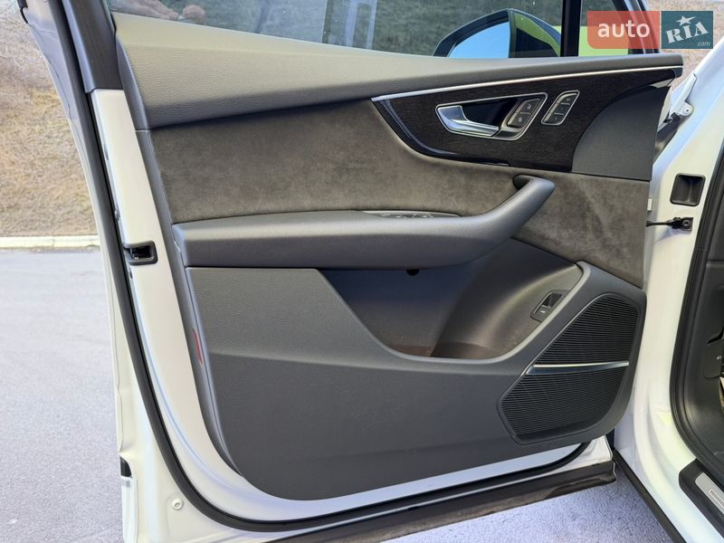 Внедорожник / Кроссовер Audi Q7 2020 в Киеве