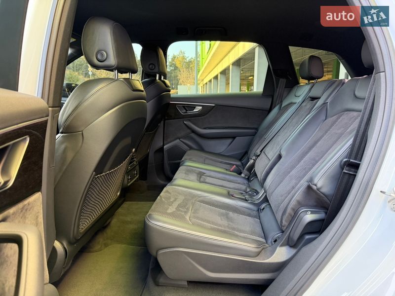 Внедорожник / Кроссовер Audi Q7 2020 в Киеве