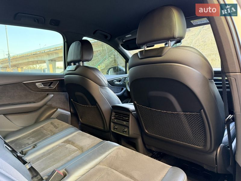 Внедорожник / Кроссовер Audi Q7 2020 в Киеве