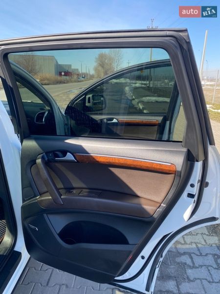 Позашляховик / Кросовер Audi Q7 2014 в Борисполі