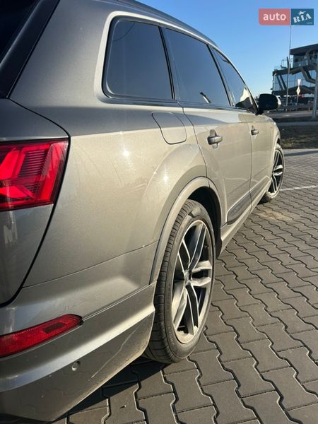 Внедорожник / Кроссовер Audi Q7 2015 в Луцке