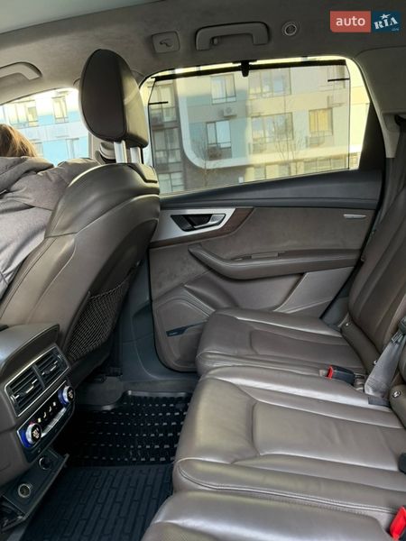 Позашляховик / Кросовер Audi Q7 2016 в Києві