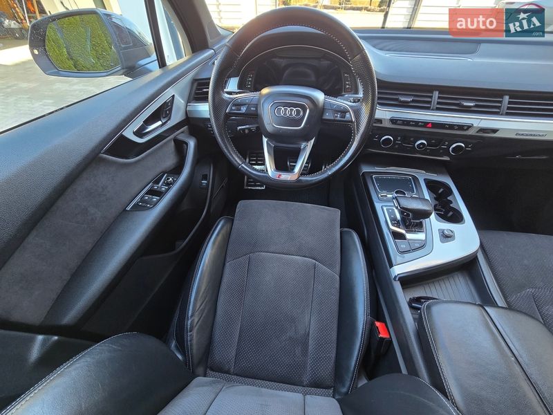 Внедорожник / Кроссовер Audi Q7 2016 в Киеве