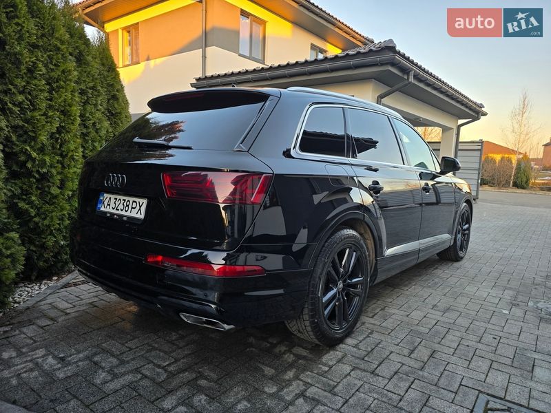 Внедорожник / Кроссовер Audi Q7 2016 в Киеве