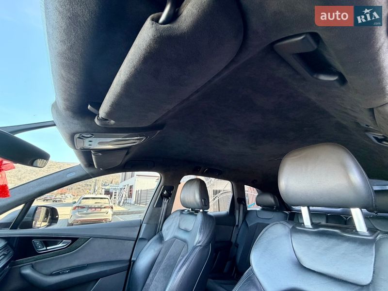 Позашляховик / Кросовер Audi Q7 2015 в Виноградові