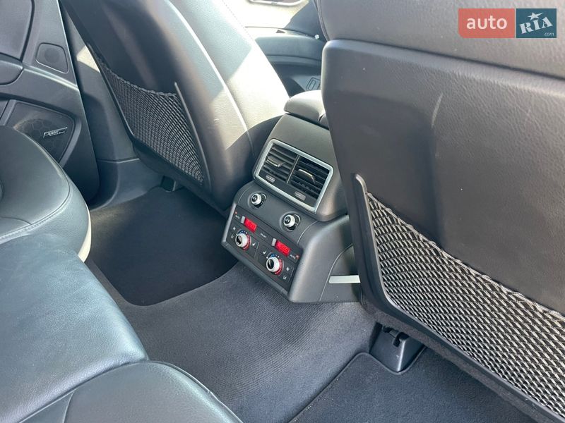 Внедорожник / Кроссовер Audi Q7 2015 в Ровно