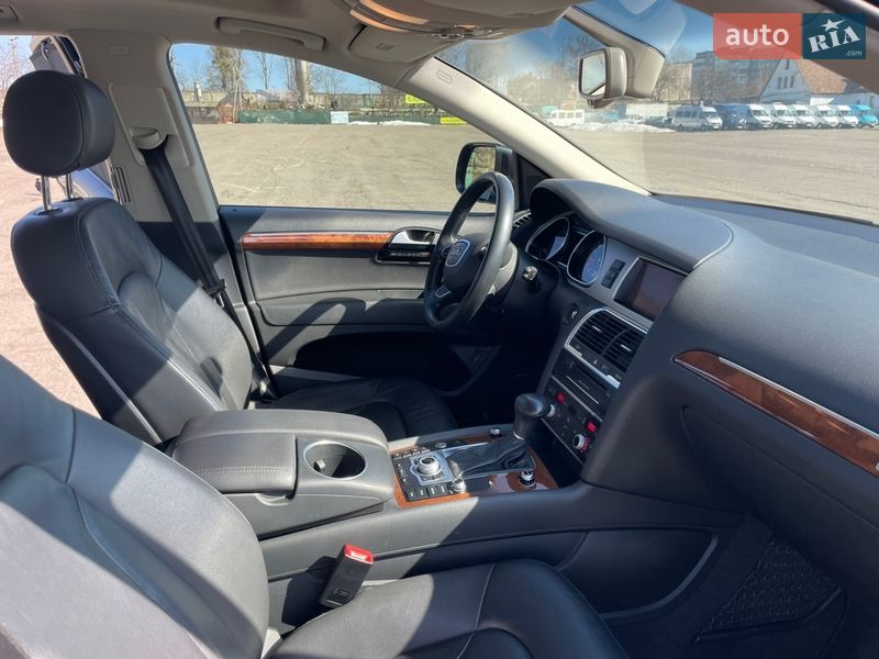 Внедорожник / Кроссовер Audi Q7 2015 в Ровно