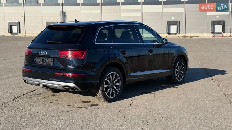 Внедорожник / Кроссовер Audi Q7 2016 в Киеве