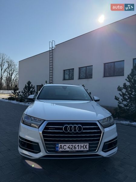 Позашляховик / Кросовер Audi Q7 2016 в Луцьку