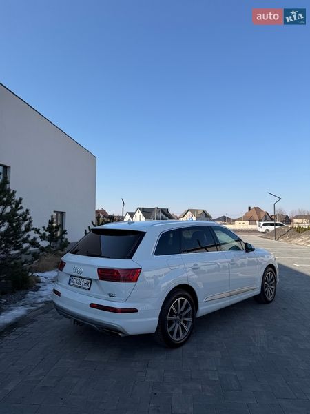 Позашляховик / Кросовер Audi Q7 2016 в Луцьку