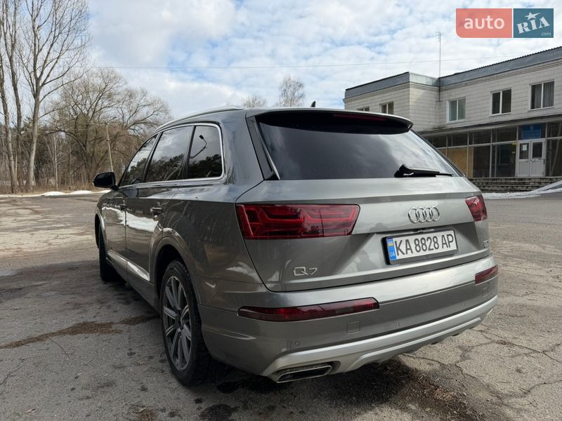Позашляховик / Кросовер Audi Q7 2016 в Охтирці
