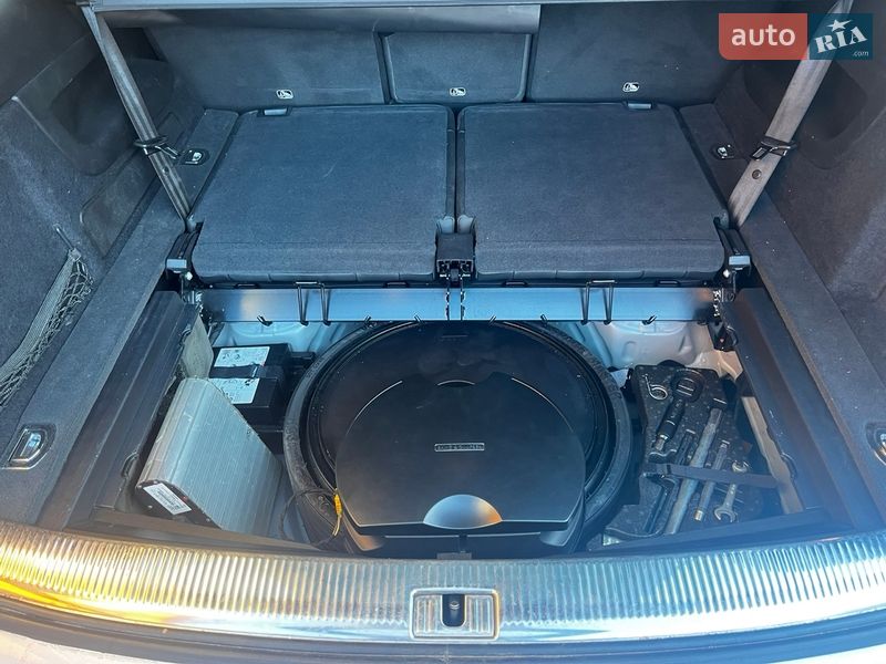 Внедорожник / Кроссовер Audi Q7 2014 в Липовце