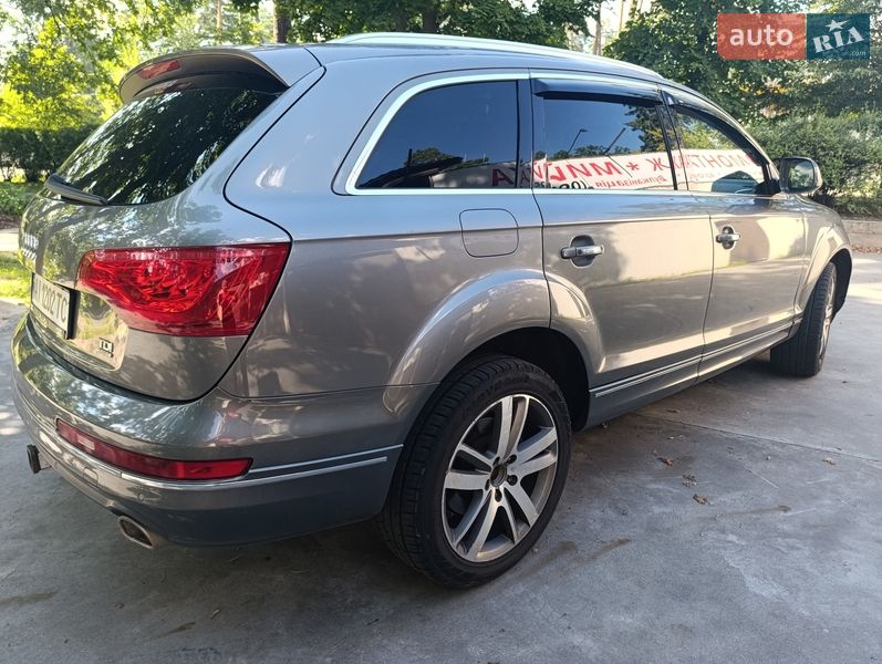 Позашляховик / Кросовер Audi Q7 2015 в Києві