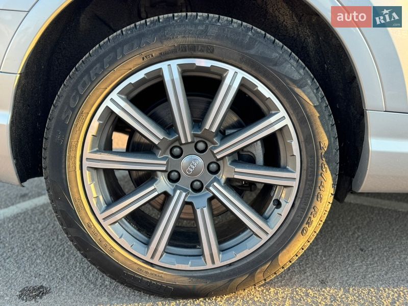 Позашляховик / Кросовер Audi Q7 2017 в Житомирі